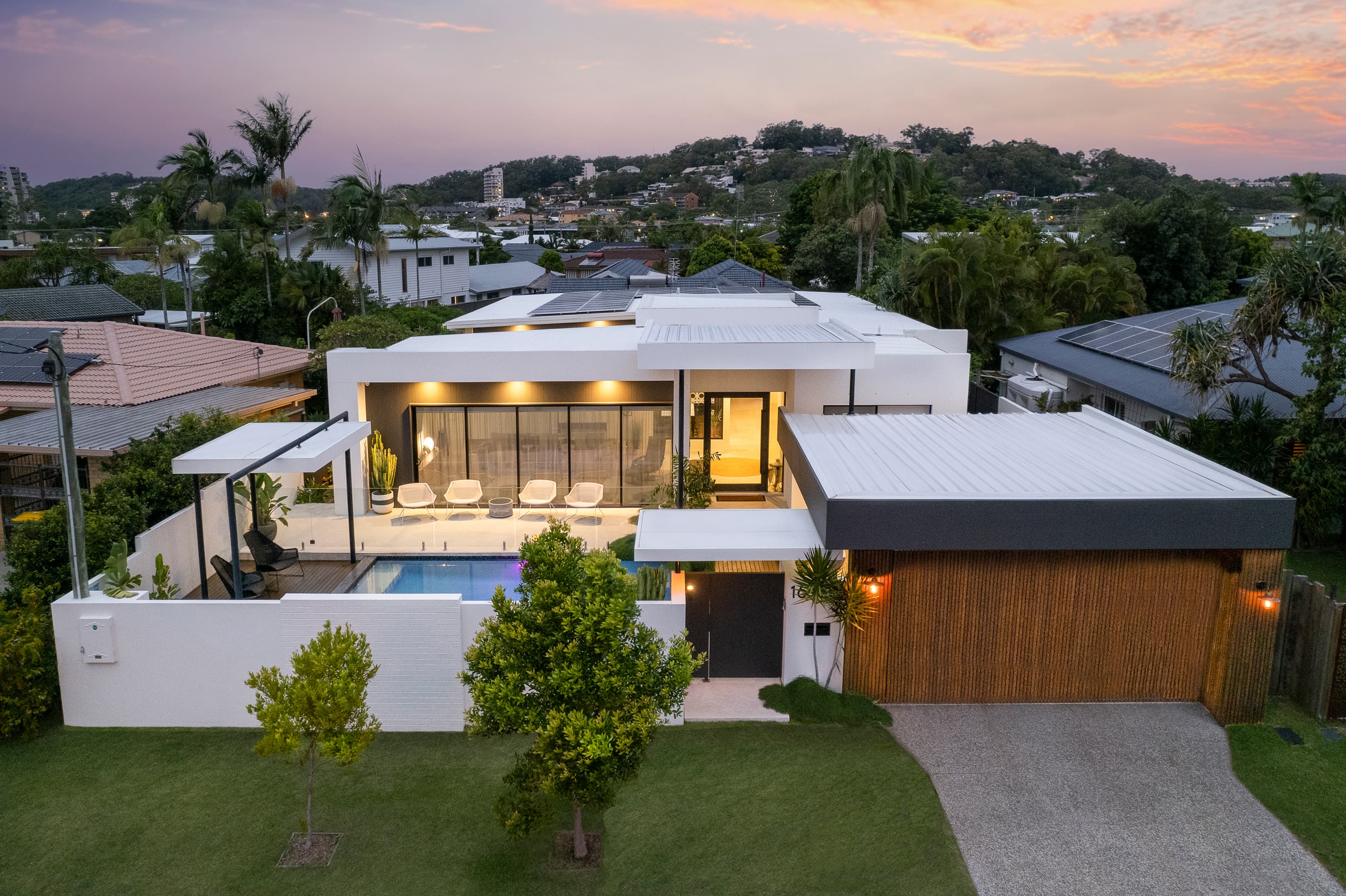 16 Sandpiper Drive, Burleigh Waters, Burleigh Waters - Image 1