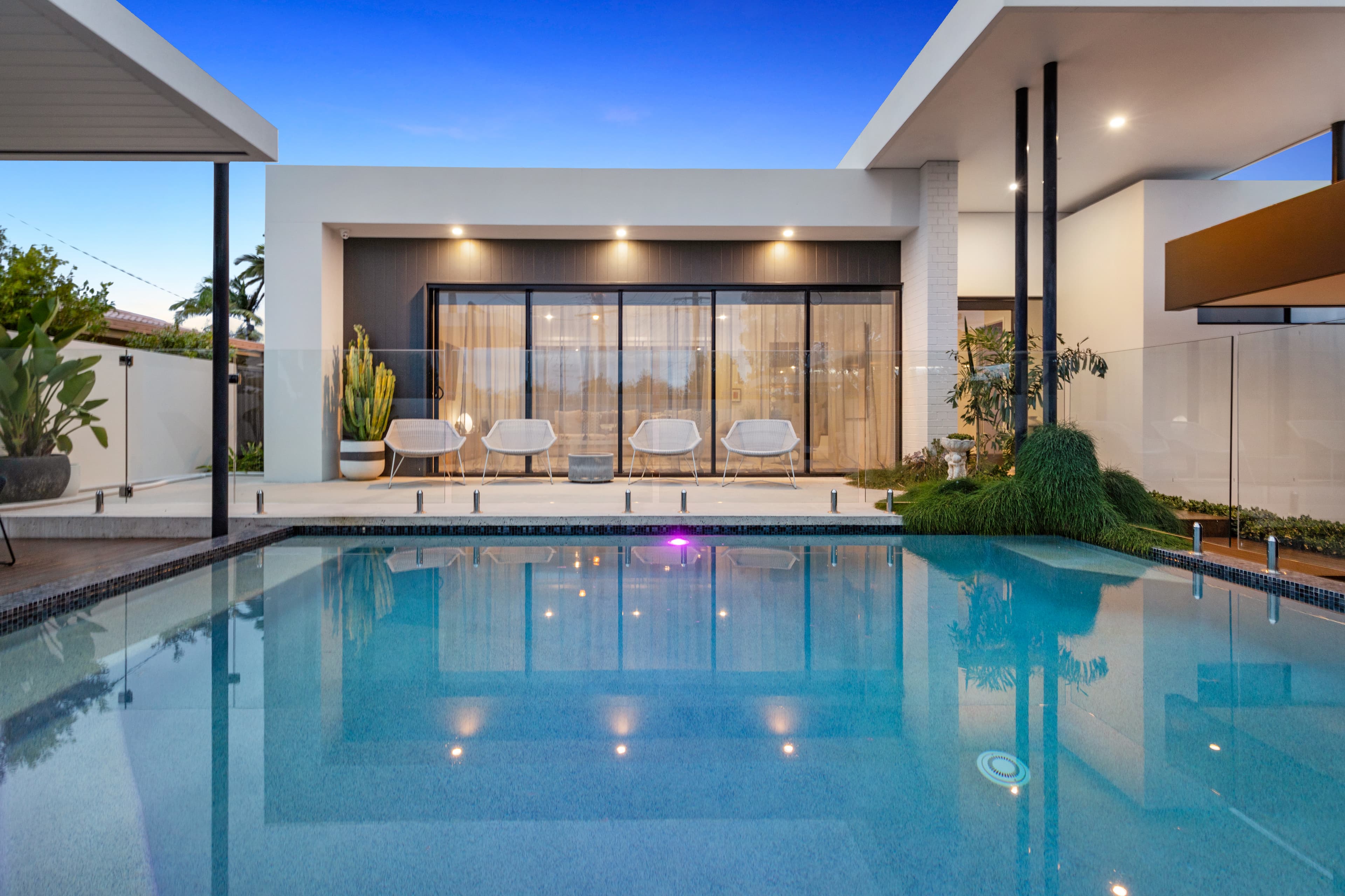 16 Sandpiper Drive, Burleigh Waters, Burleigh Waters - Thumbnail 4