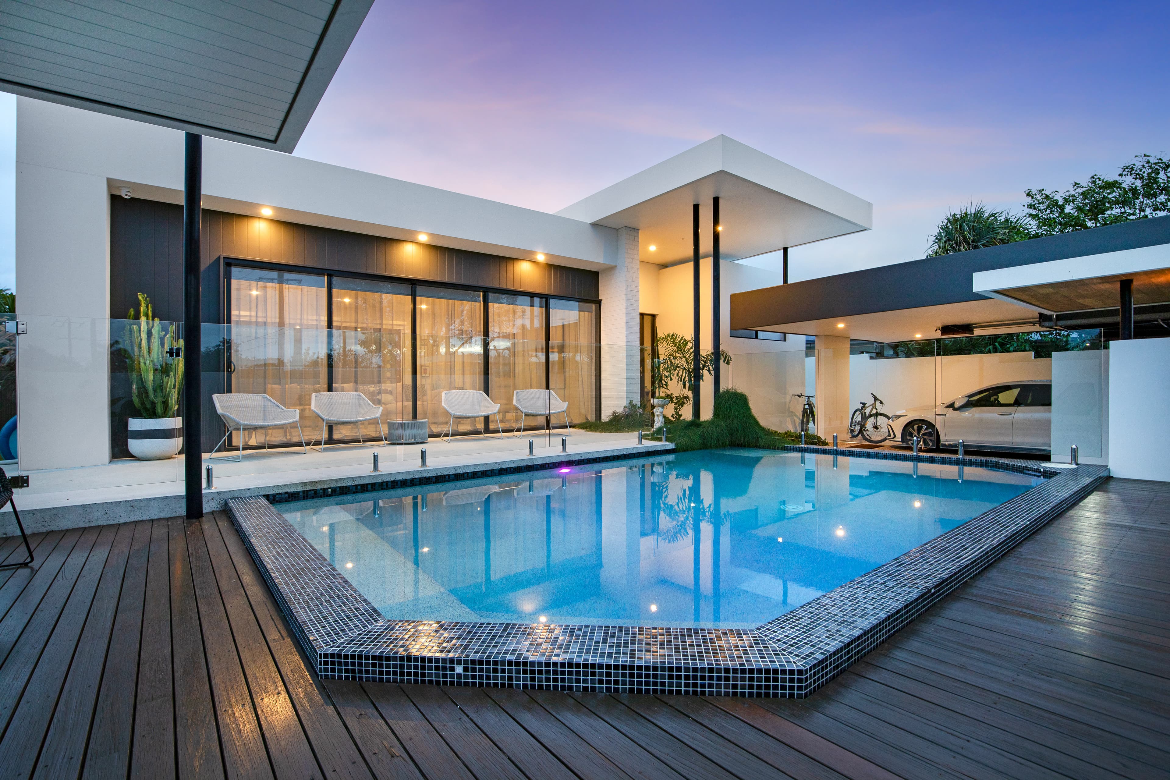 16 Sandpiper Drive, Burleigh Waters, Burleigh Waters - Thumbnail 5