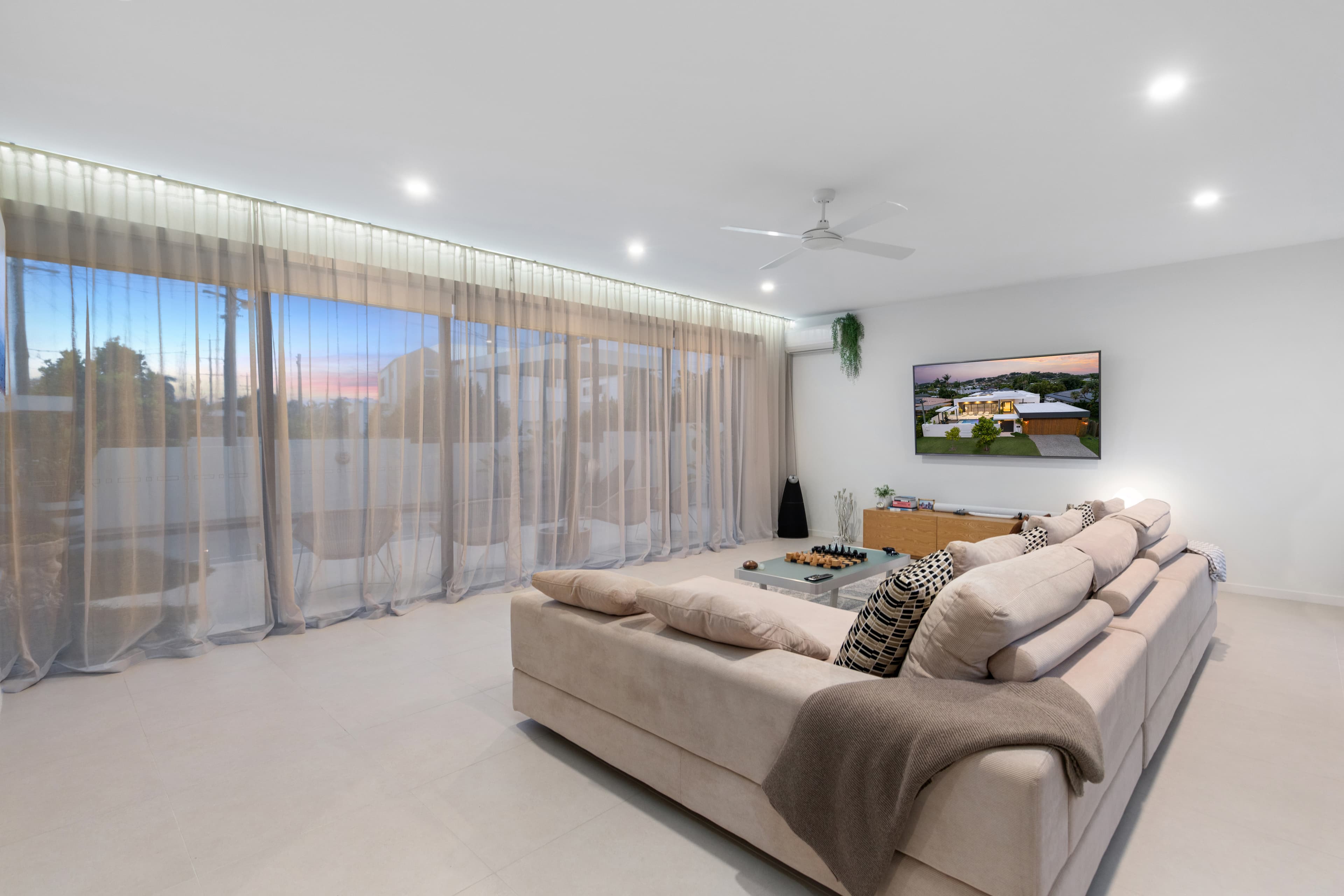 16 Sandpiper Drive, Burleigh Waters, Burleigh Waters - Thumbnail 8