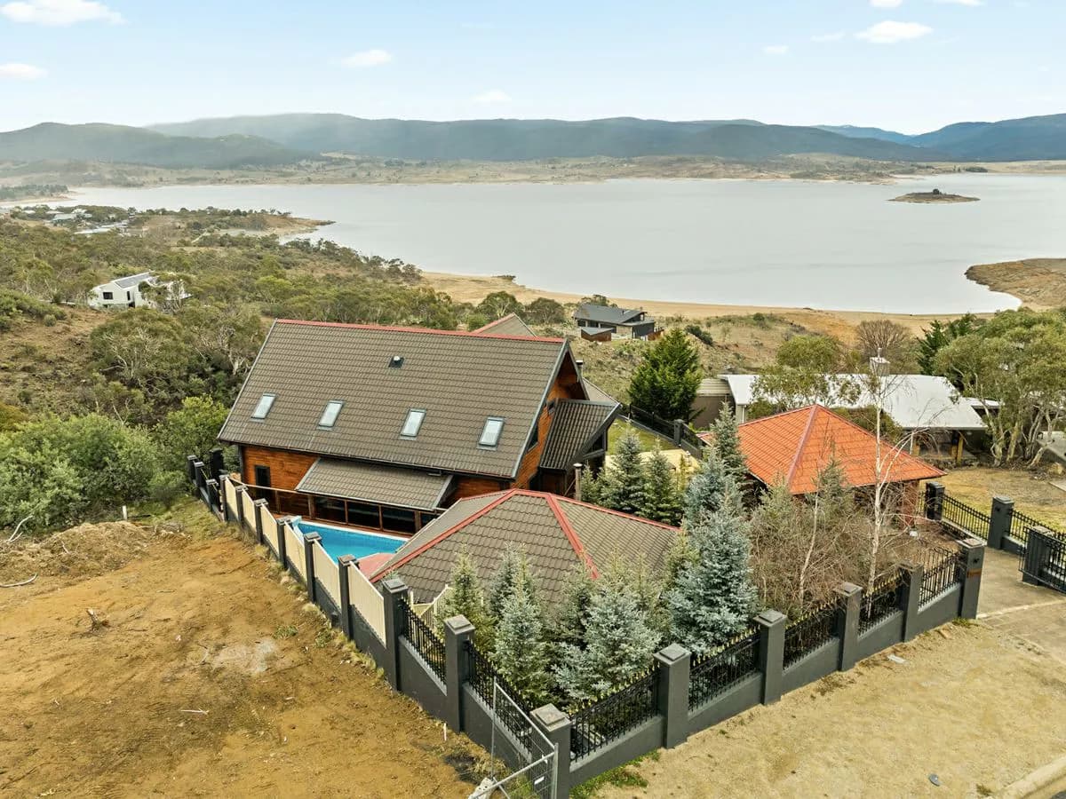 68 Kunama Drive, EAST JINDABYNE, East Jindabyne - Thumbnail 2