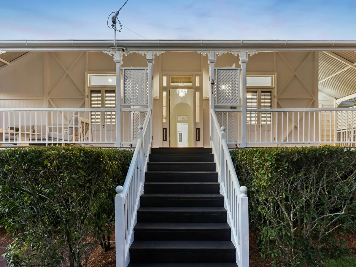 81 Kew Road, GRACEVILLE, Graceville - Thumbnail 3
