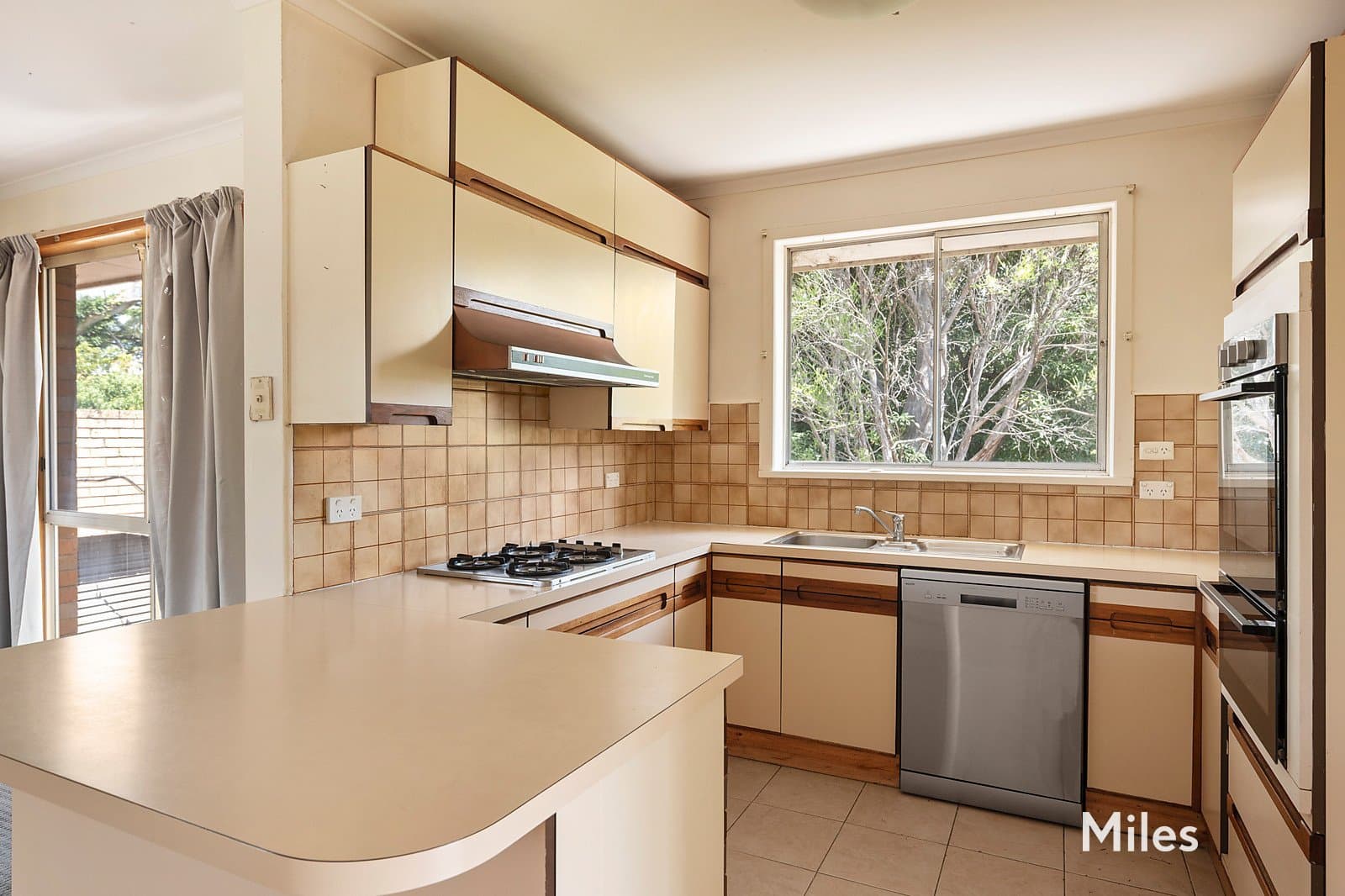 160 Bellevue Avenue, Rosanna, Rosanna - Thumbnail 5