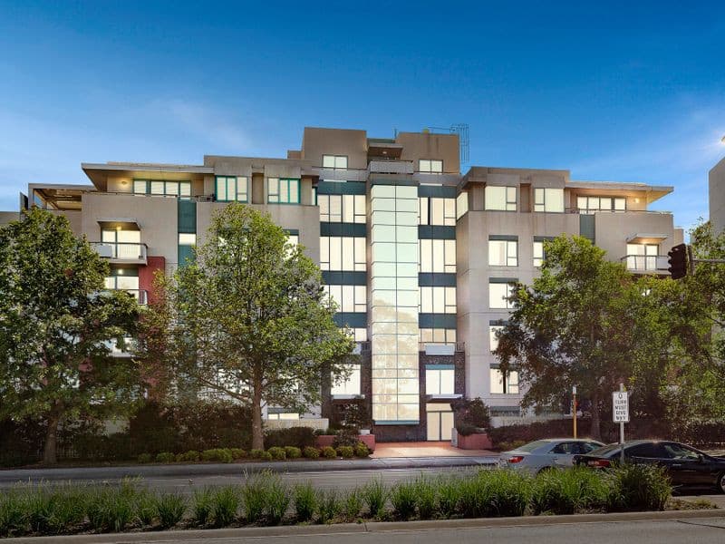 601/1 Sovereign Point Court, Doncaster, VIC 3108, Echuca - Thumbnail 3