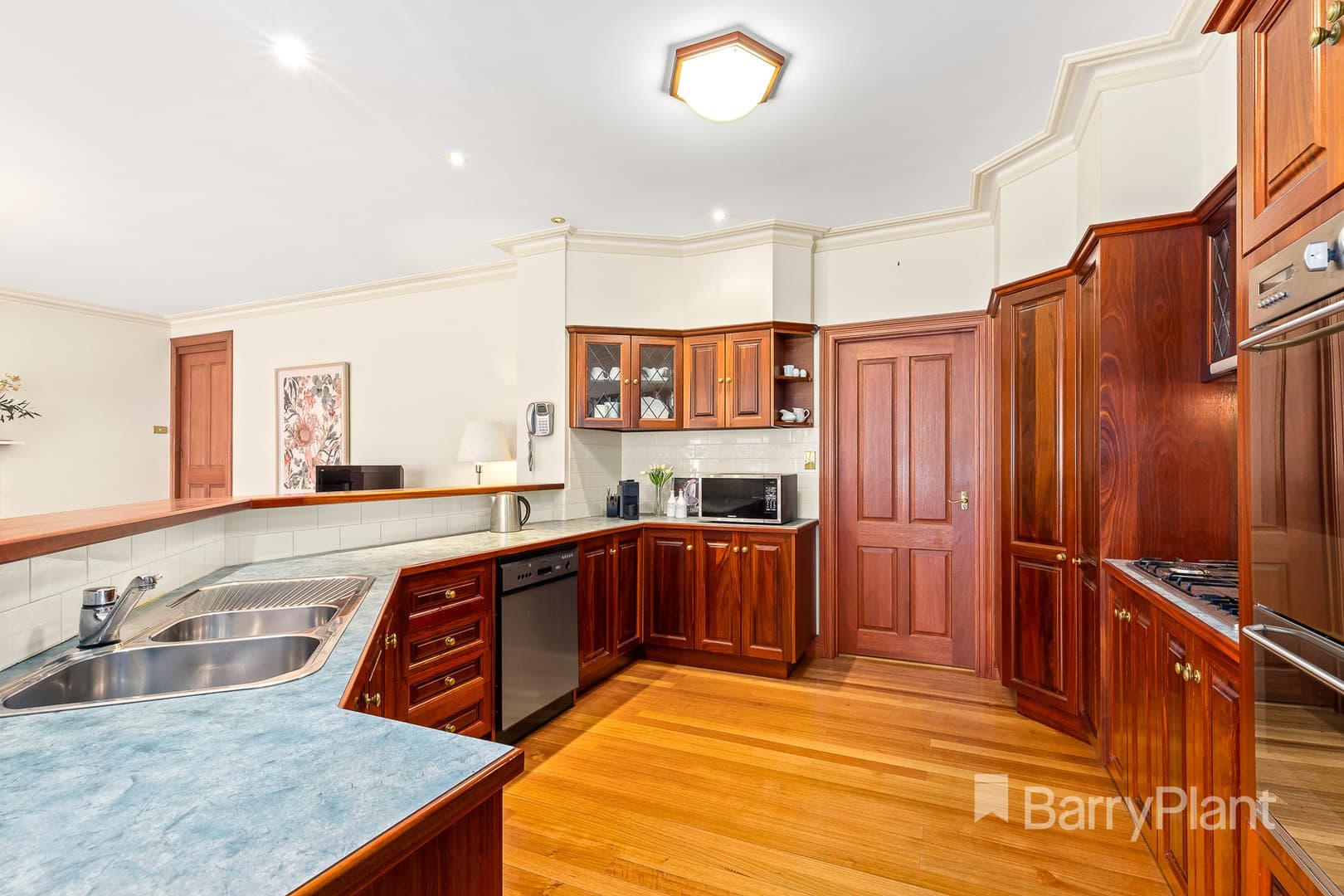 3 Victoria Close, Eltham, VIC 3095, Eltham - Thumbnail 2