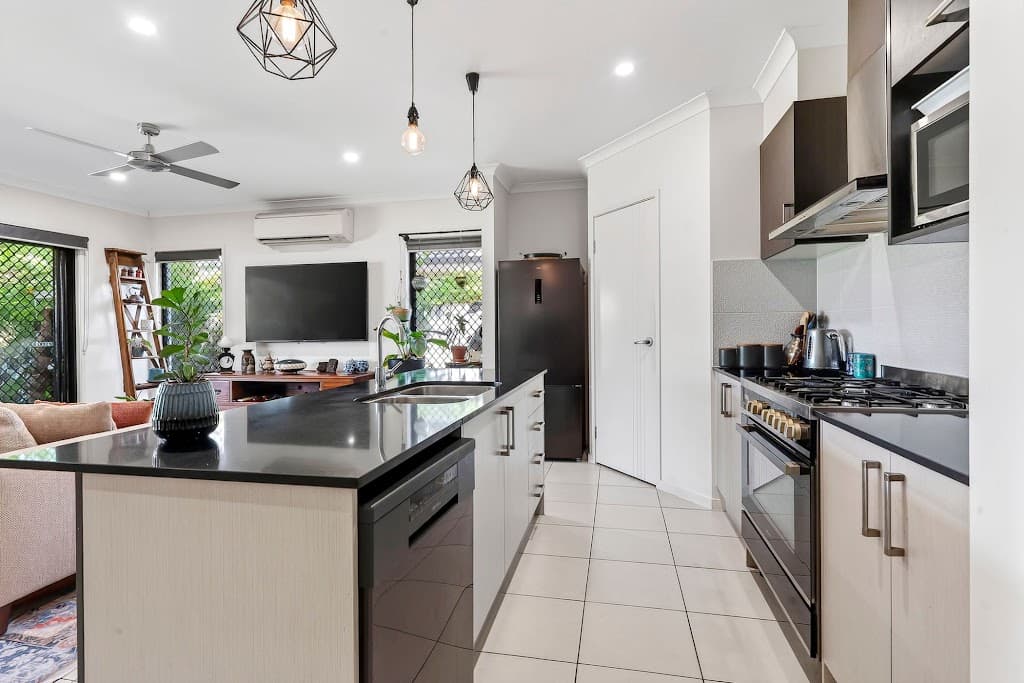 18 Parkway Crescent, Caboolture, QLD, 4510, Caboolture - Thumbnail 3
