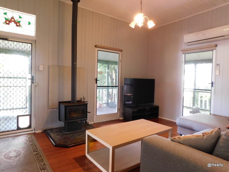92 Burnett Street, Nanango, QLD, 4615, Nanango - Thumbnail 5