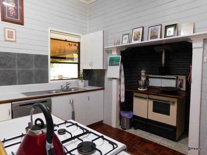 92 Burnett Street, Nanango, QLD, 4615, Nanango - Thumbnail 8