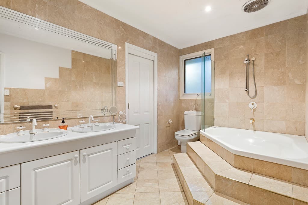 28 Calderwood Street, Bulleen, VIC 3105, Bulleen - Thumbnail 5