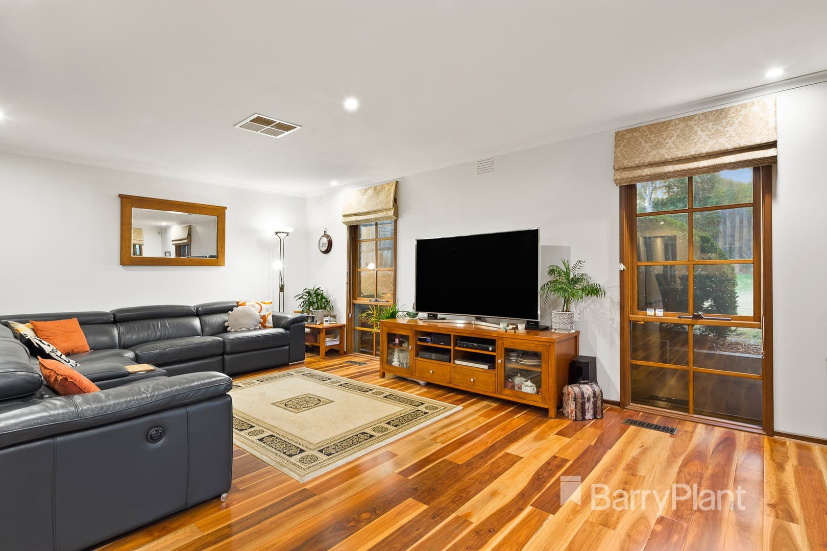 9 Kris Court, Doncaster East, VIC 3109, Doncaster East - Thumbnail 2