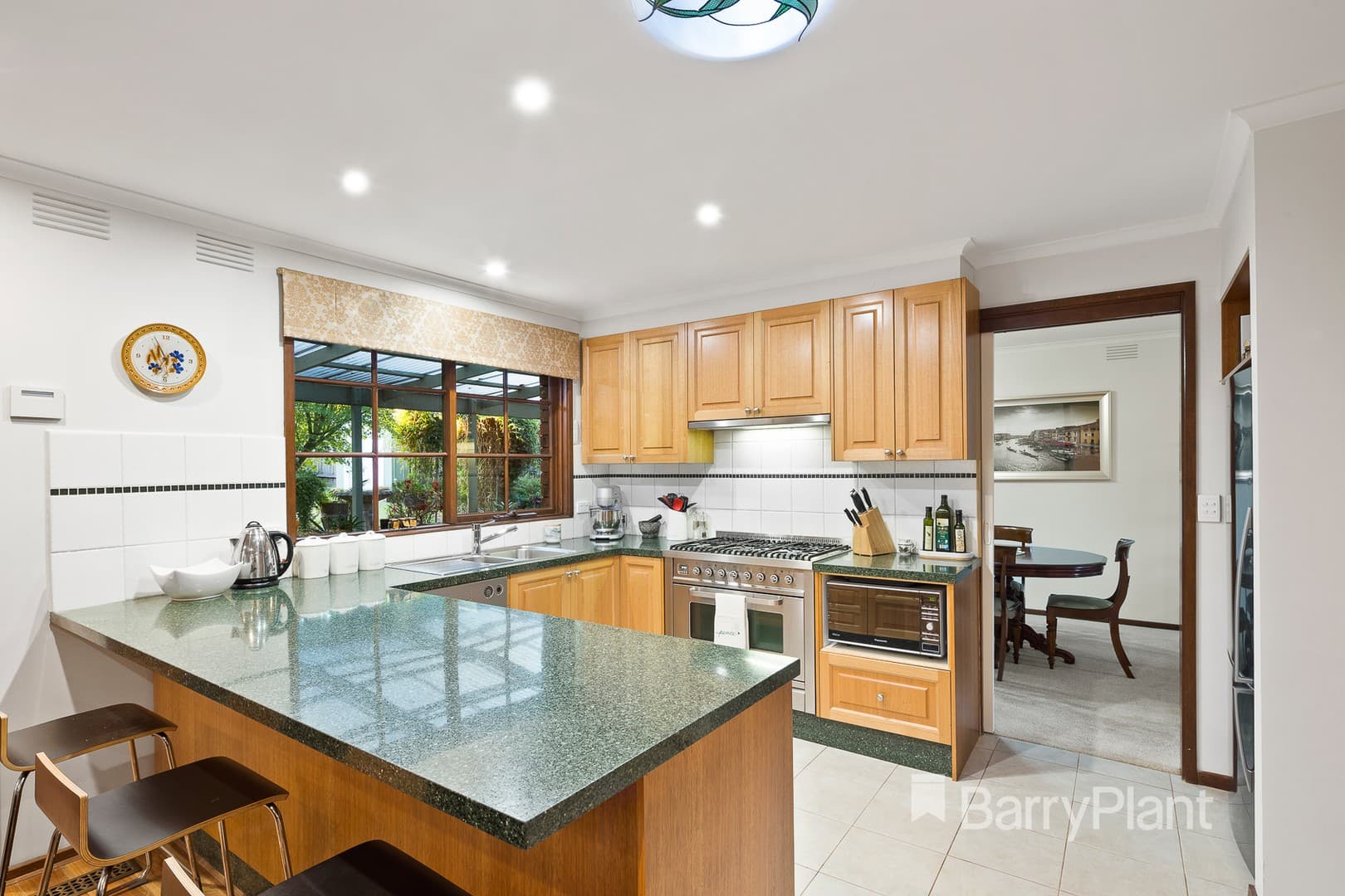 9 Kris Court, Doncaster East, VIC 3109, Doncaster East - Thumbnail 3