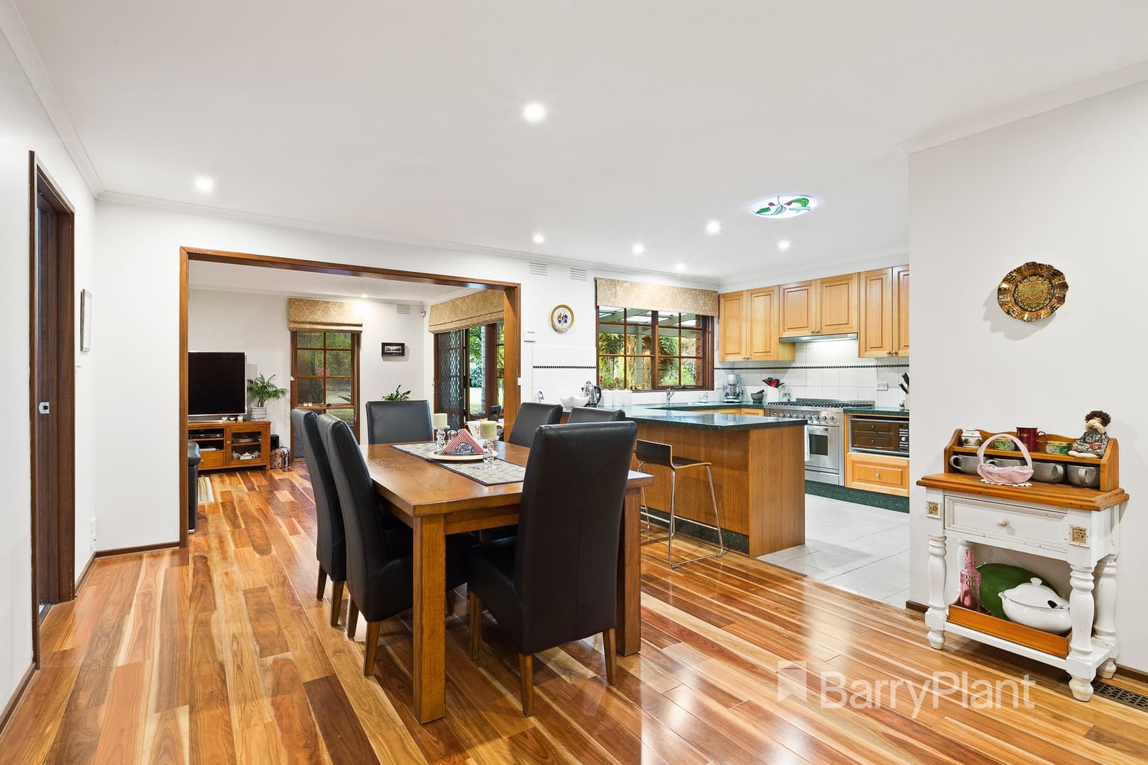 9 Kris Court, Doncaster East, VIC 3109, Doncaster East - Thumbnail 4