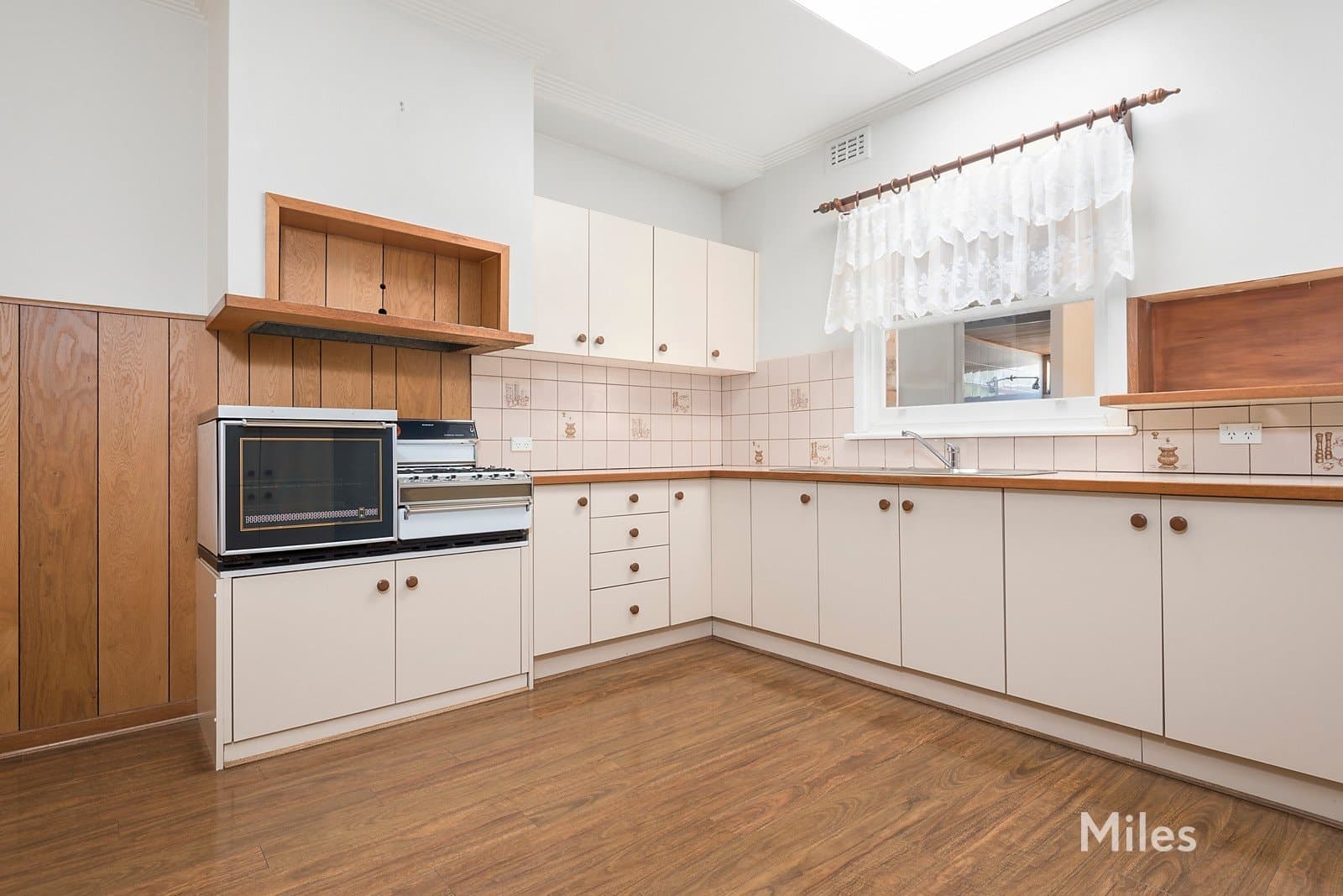 9 Mary Avenue, Heidelberg Heights, Heidelberg Heights - Thumbnail 6