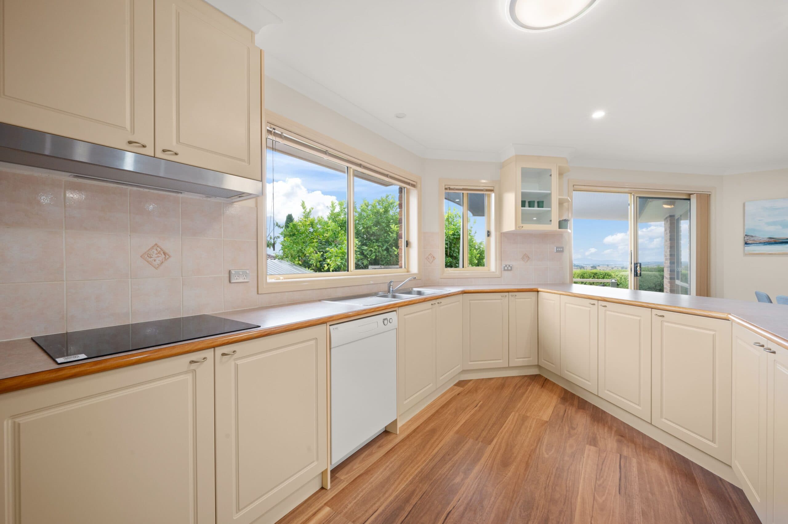 26 Melaleuca Place, Jerrabomberra 2619, Jerrabomberra - Thumbnail 5