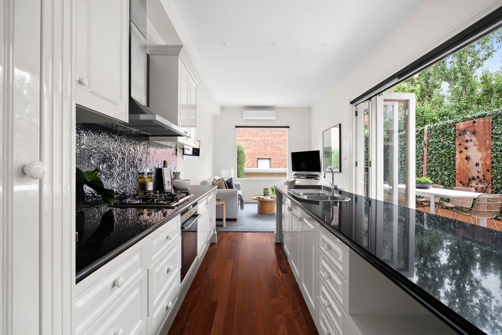 4 Canterbury Road, Albert Park - Thumbnail 6