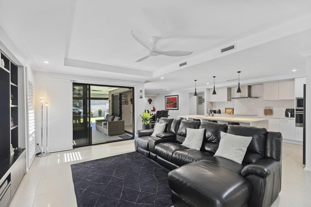 5 White Fig Drive, Glenning Valley - Thumbnail 4