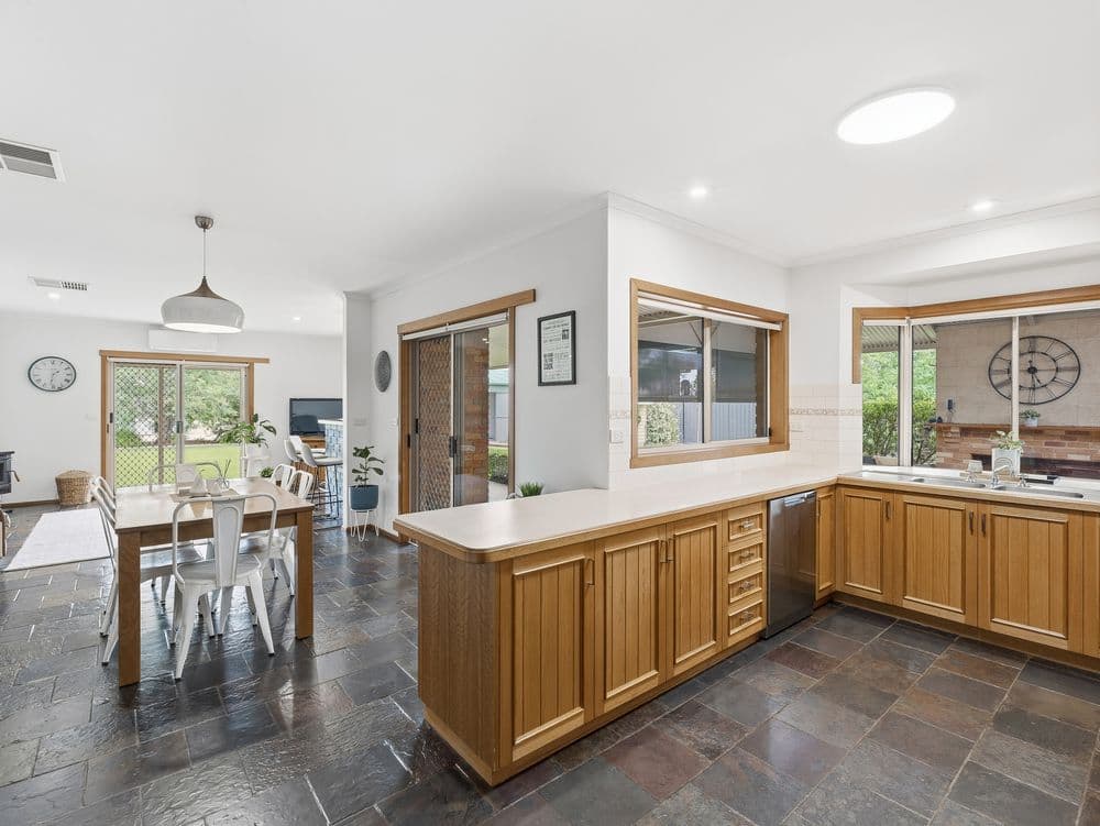 46 Oxley-Meadow Creek Road, OXLEY, VIC 3678, Oxley - Thumbnail 6