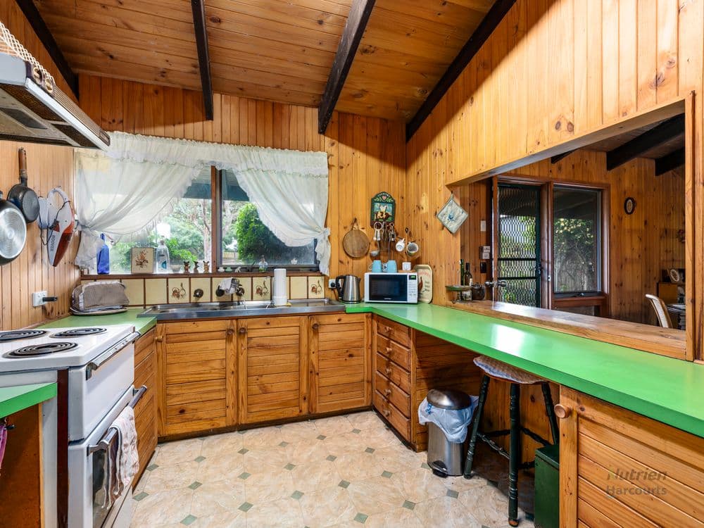 120 Hall Lane, WHITEHEADS CREEK, VIC 3660, Whiteheads Creek - Thumbnail 3