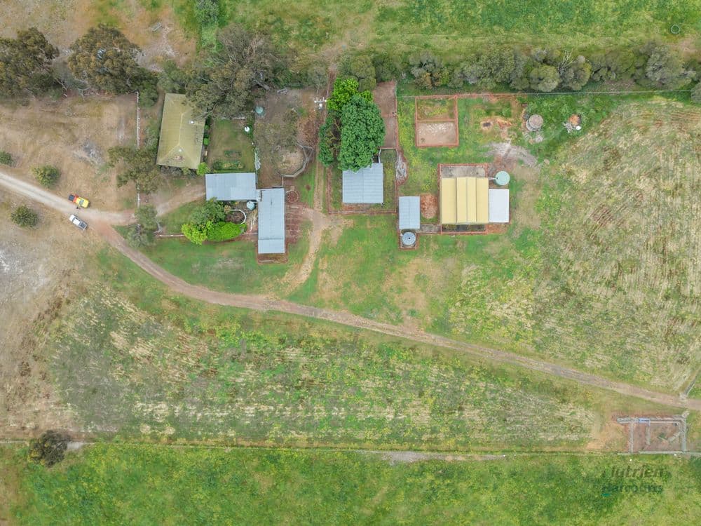 120 Hall Lane, WHITEHEADS CREEK, VIC 3660, Whiteheads Creek - Thumbnail 6