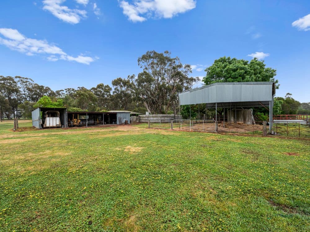 120 Hall Lane, WHITEHEADS CREEK, VIC 3660, Whiteheads Creek - Thumbnail 8