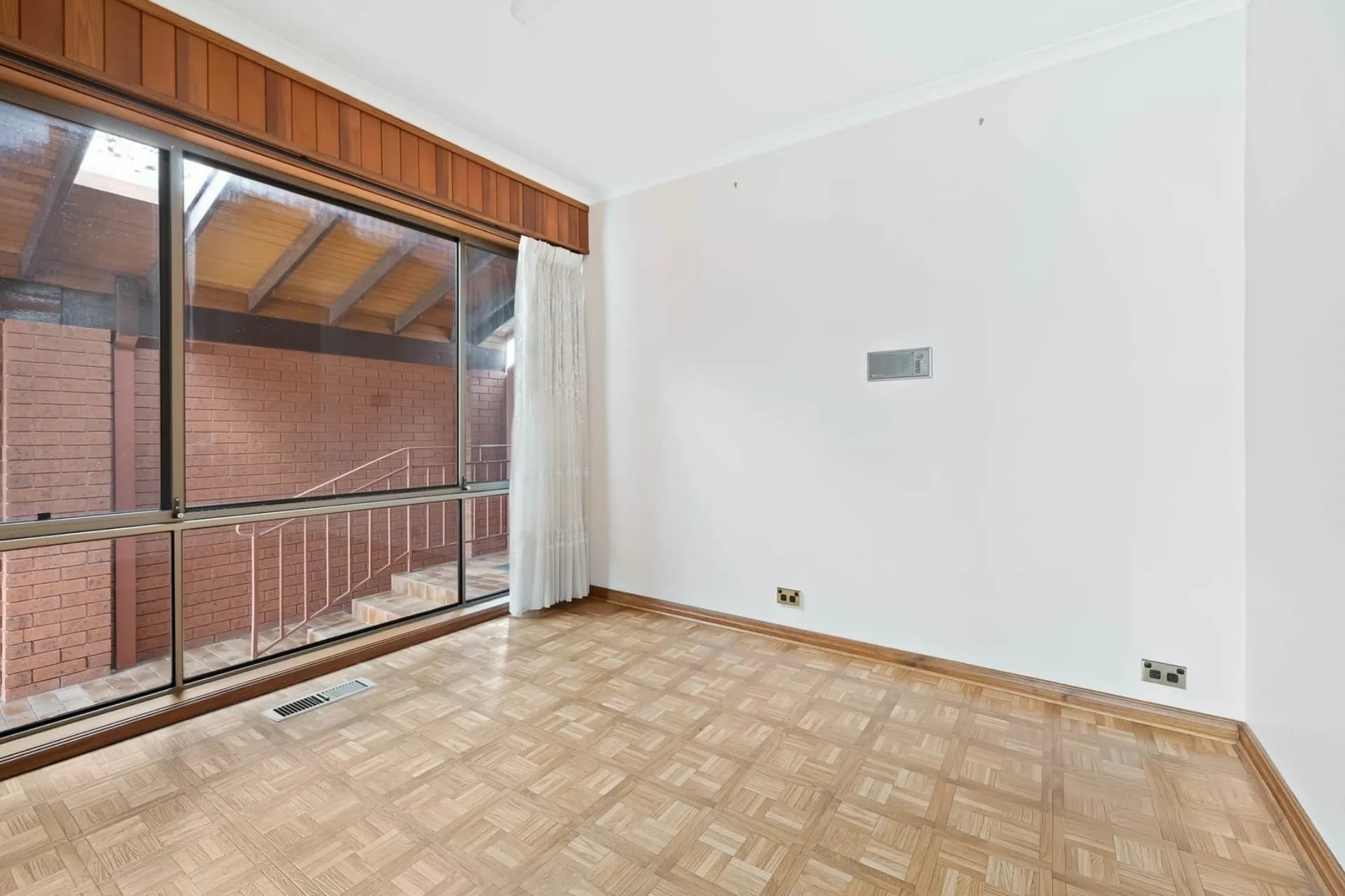 9 Wilcox Street, Preston - Thumbnail 2