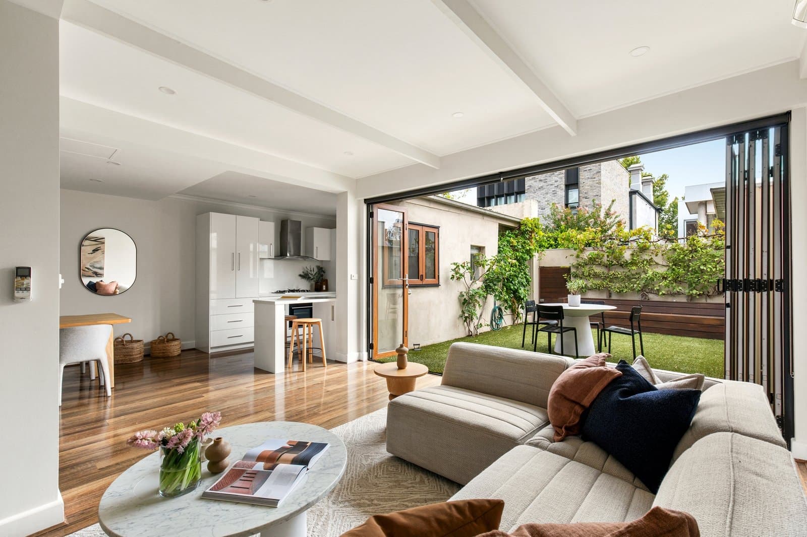 13 Madden Street, Albert Park - Thumbnail 2