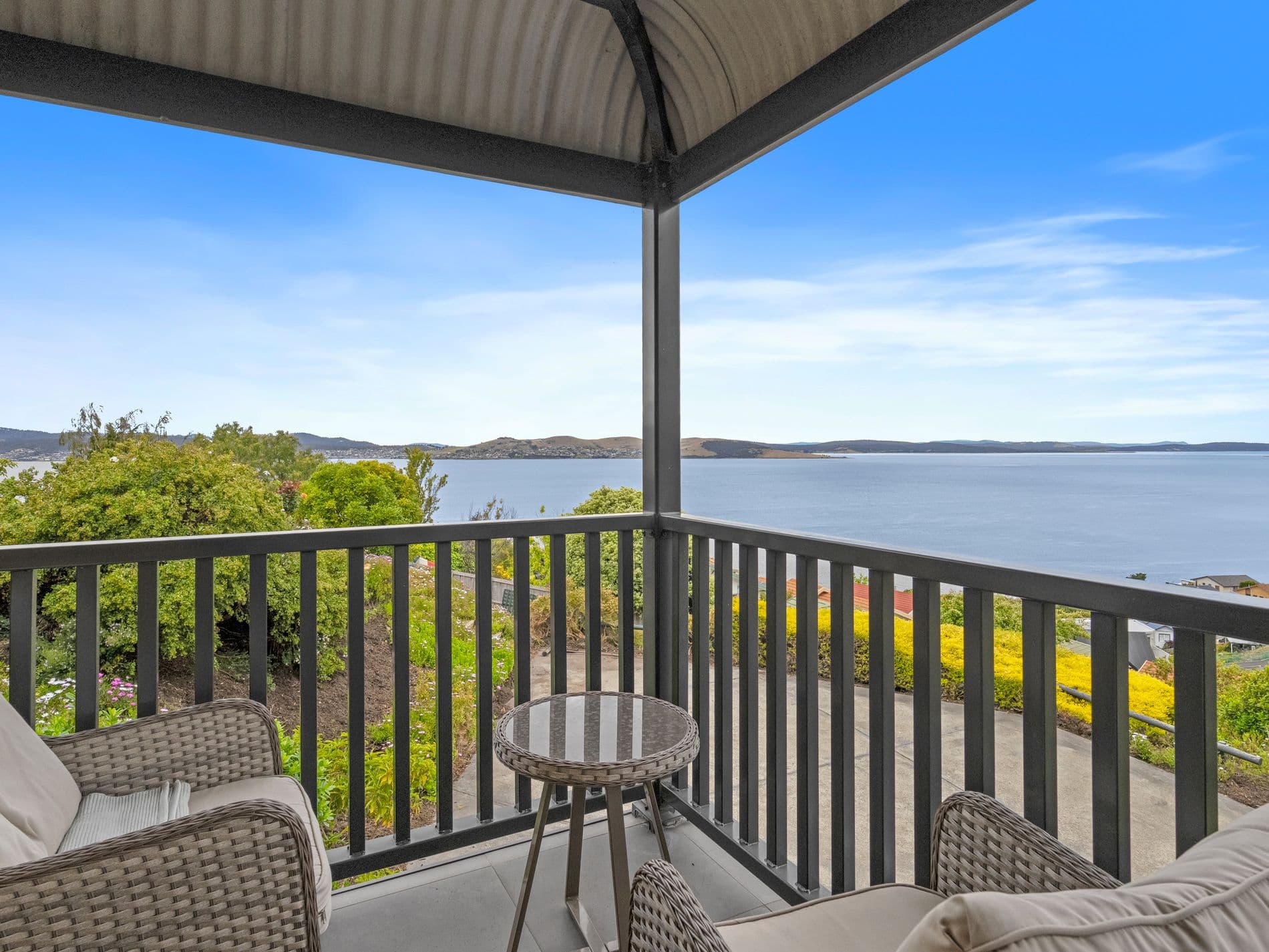7 Pauldon Drive, SANDY BAY TAS, Sandy Bay - Thumbnail 4