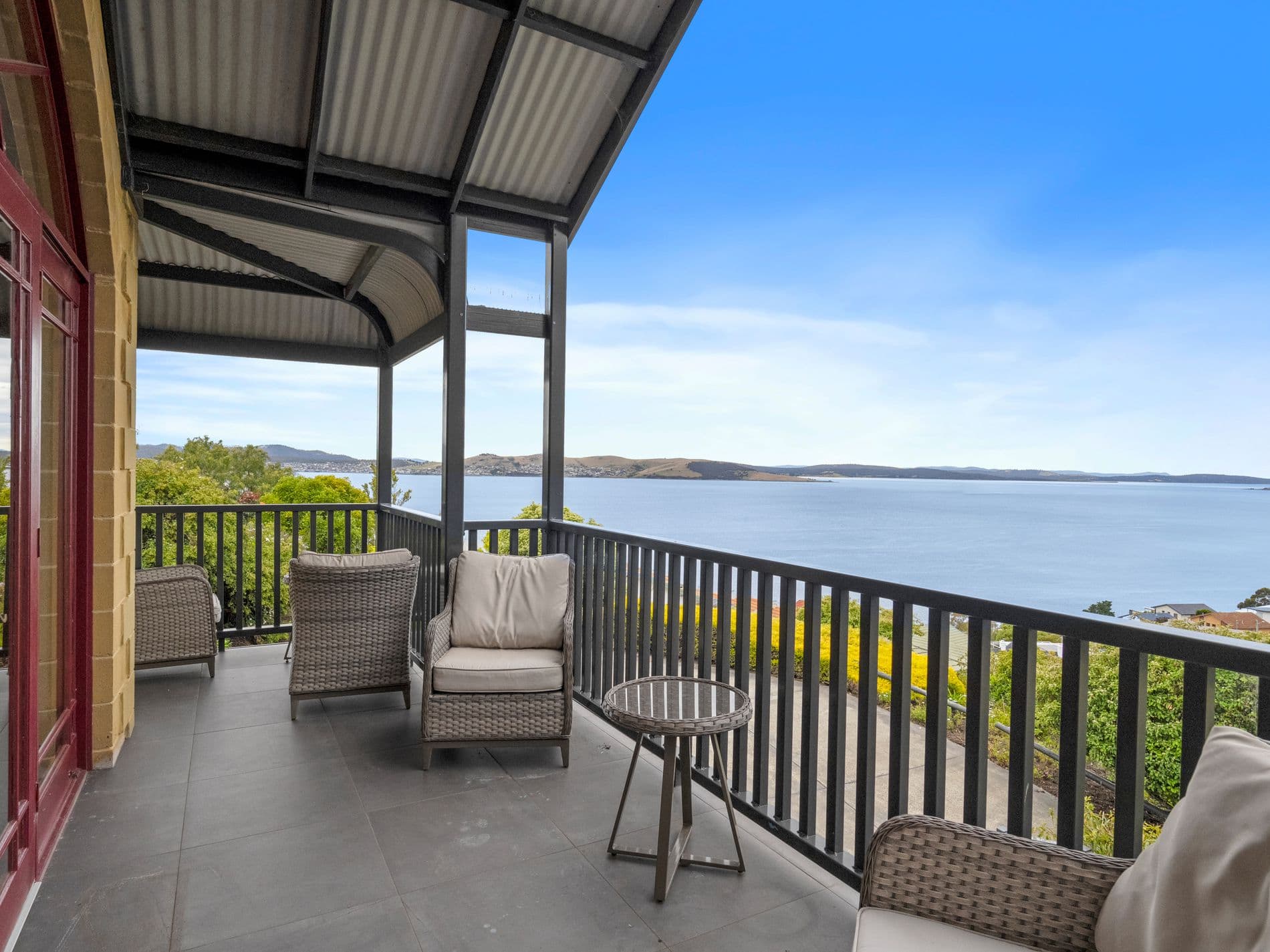 7 Pauldon Drive, SANDY BAY TAS, Sandy Bay - Thumbnail 5