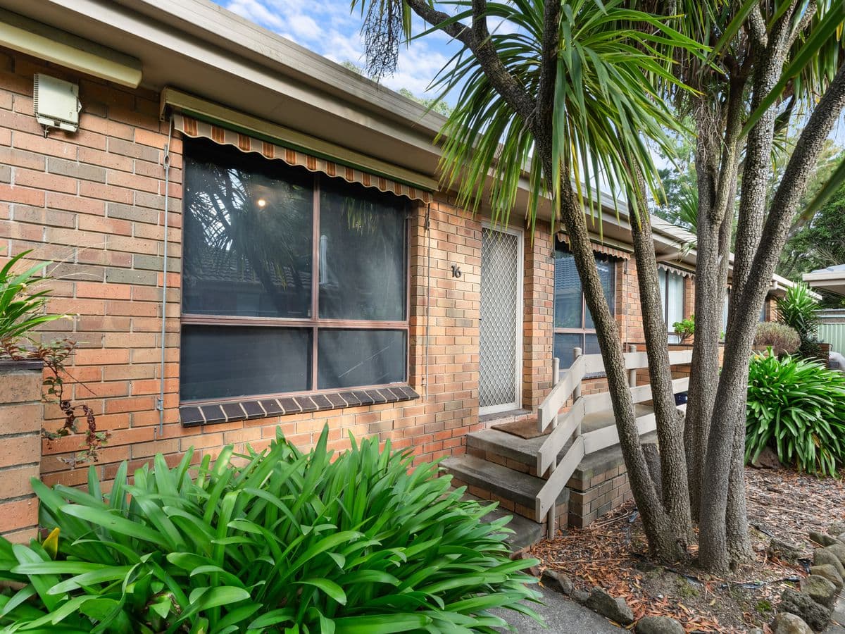 16 / 10 SIMPSON STREET, Black Hill, Black Hill - Image 1