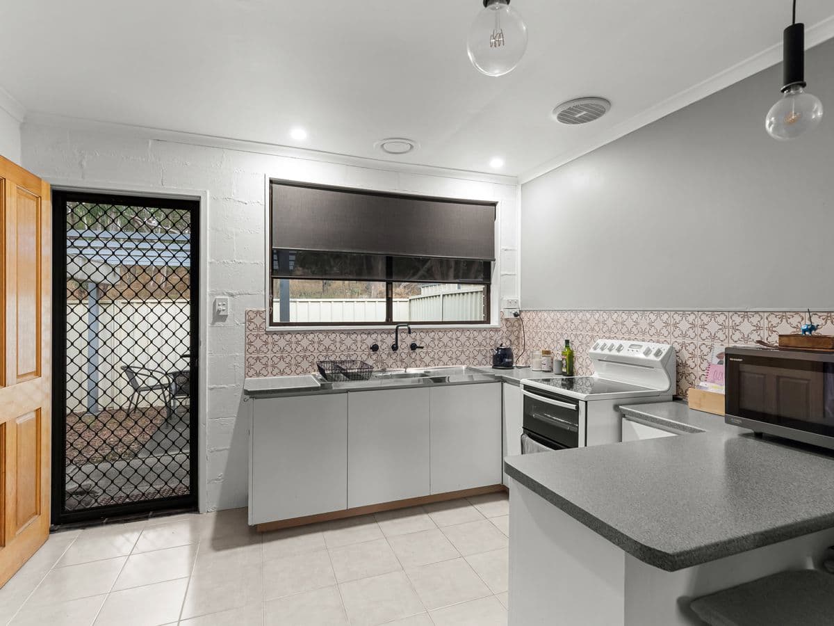 16 / 10 SIMPSON STREET, Black Hill, Black Hill - Thumbnail 3