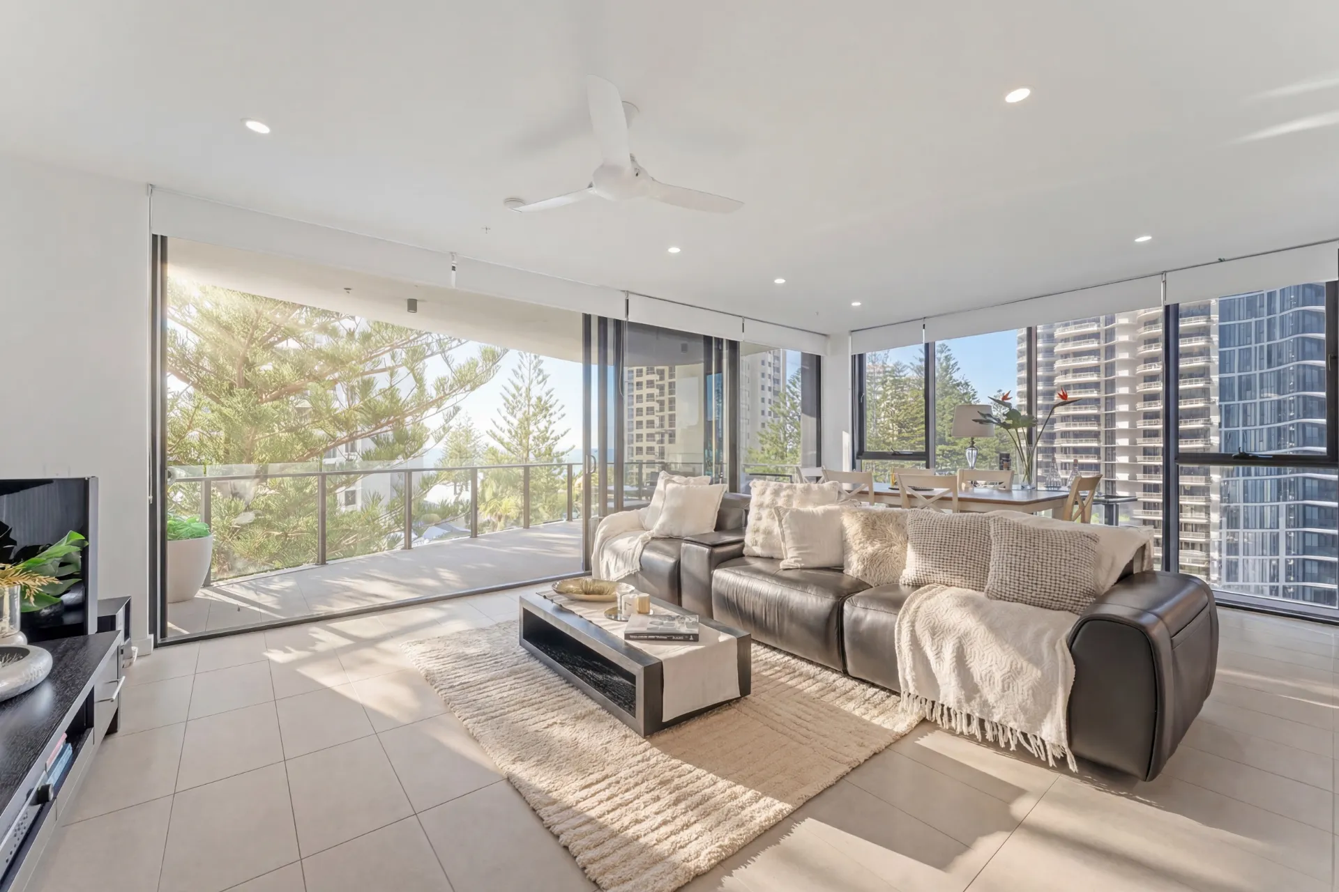 602/61 Old Burleigh Road, Surfers Paradise - Thumbnail 3