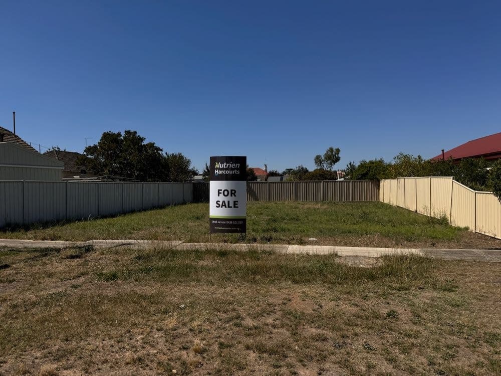 11 McGibbony Street, ARARAT, VIC 3377, Ararat - Image 1