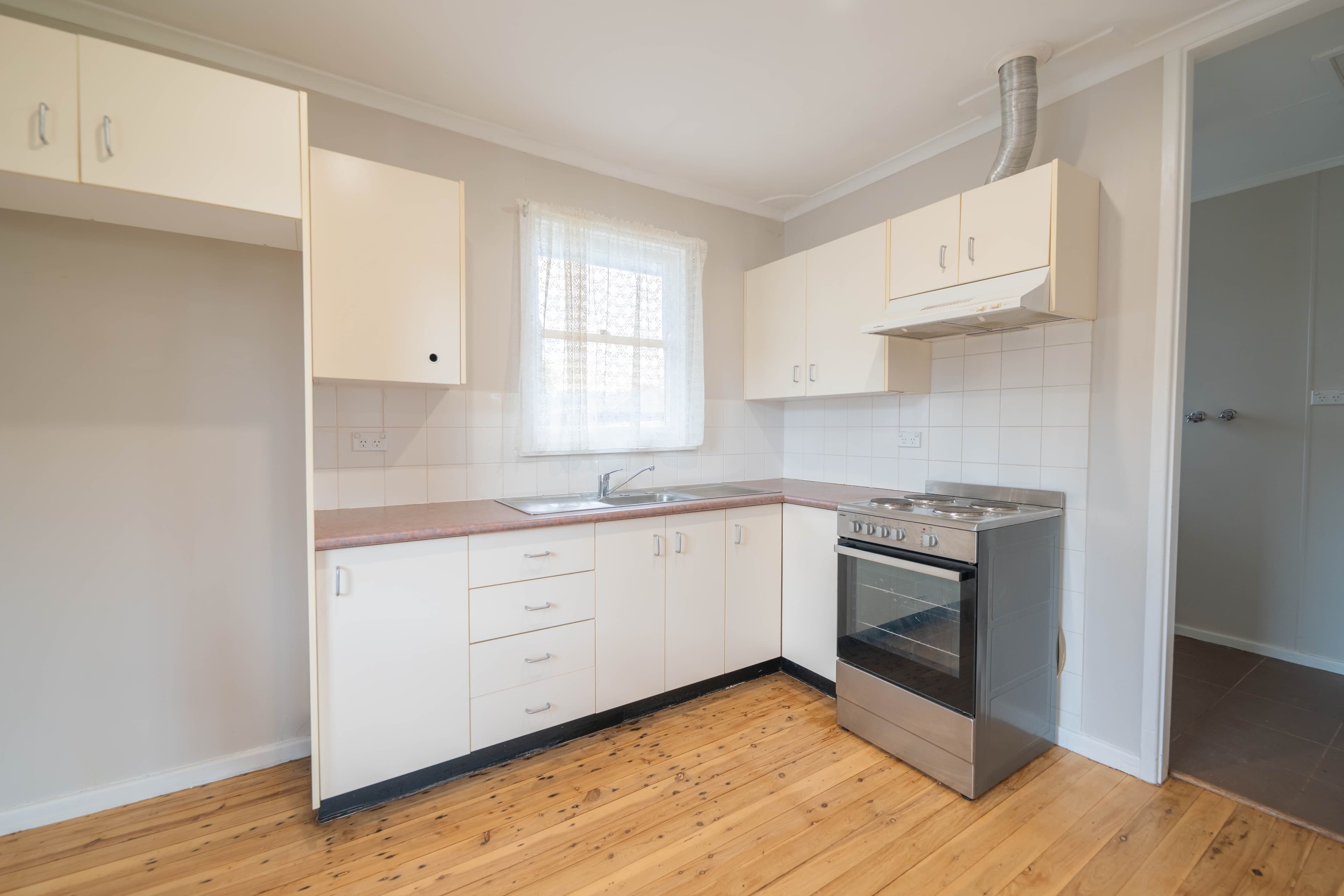 34 Cedar Crescent, Forbes NSW 2871, Forbes - Thumbnail 4