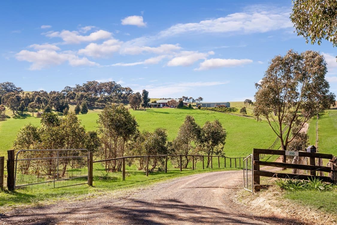 200 Smiths Lane, SUNDAY CREEK, VIC 3658, Sunday Creek - Thumbnail 2