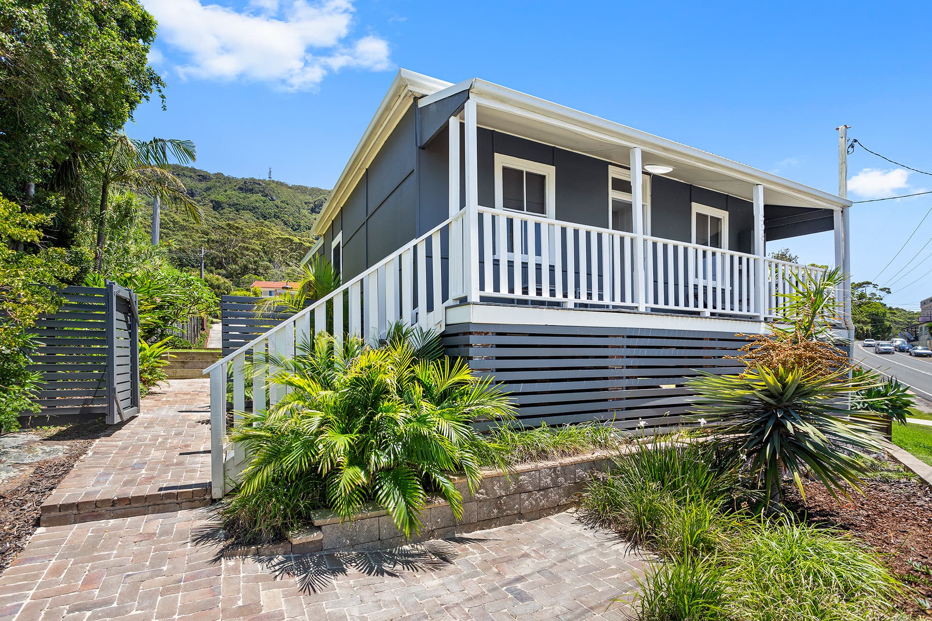 398 Lawrence Hargrave Drive, Scarborough, Scarborough - Image 1