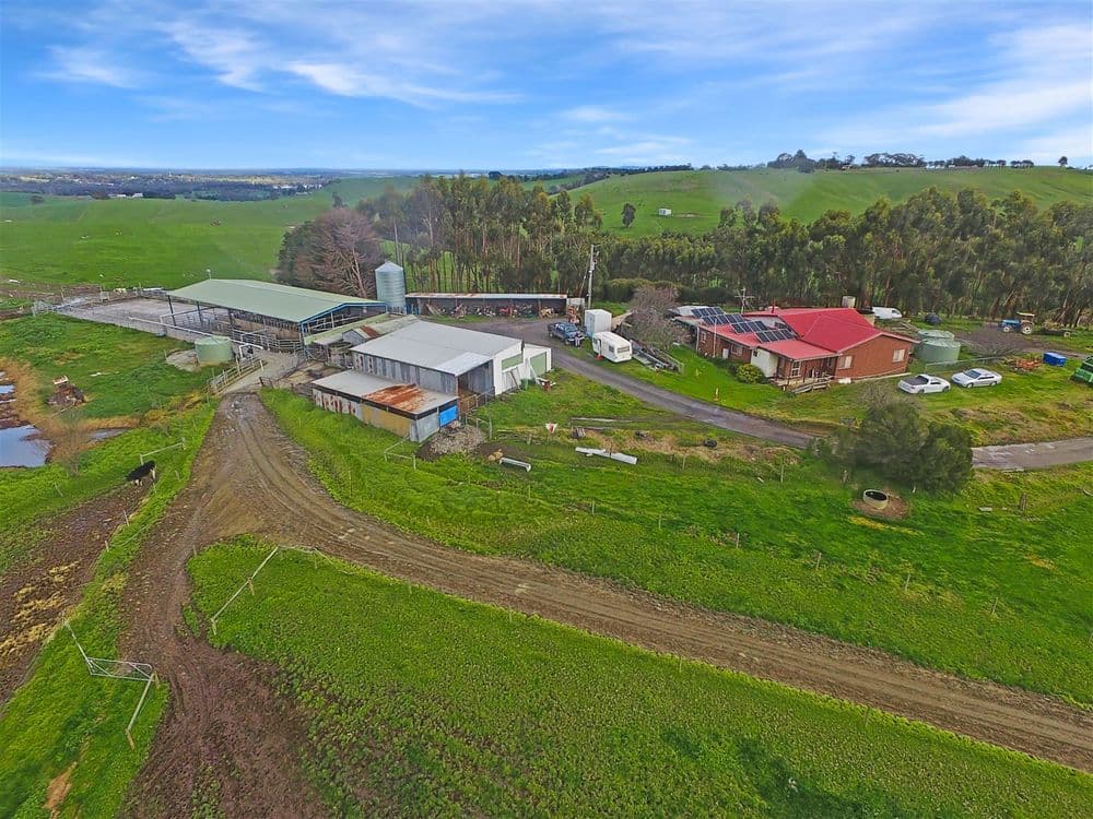 24 McIntoschs Road, Meeniyan, VIC 3956, Meeniyan - Thumbnail 2