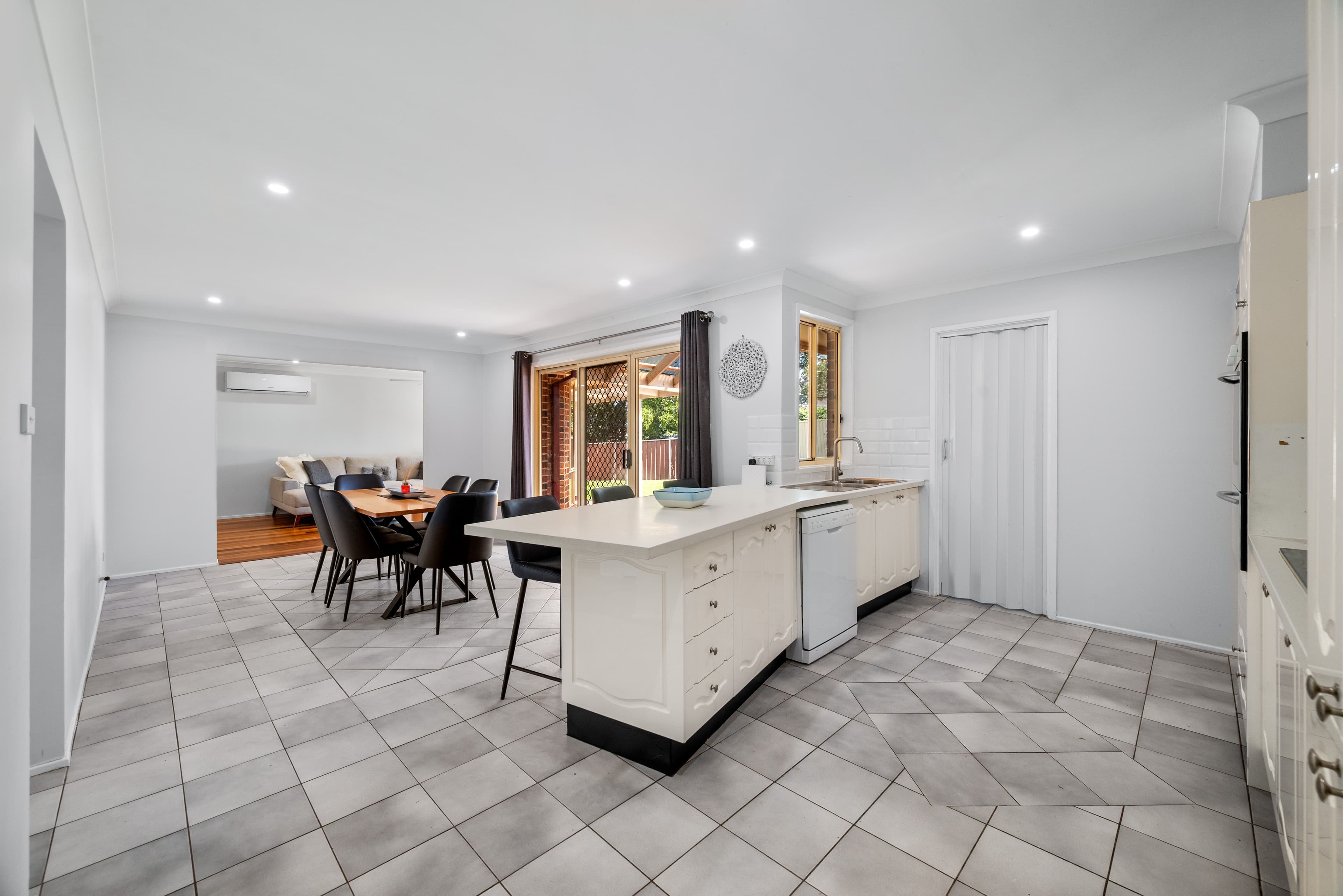 10 Merdle Place, Ambarvale NSW 2560, Ambarvale - Thumbnail 4