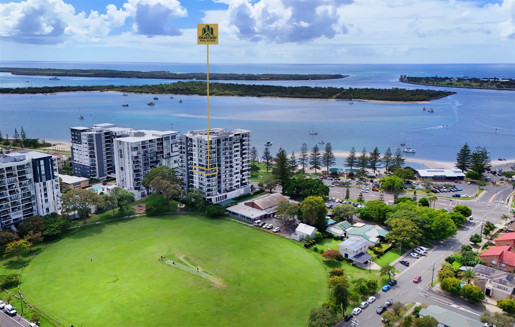 372 Marine Parade LABRADOR, QLD, Labrador - Thumbnail 3