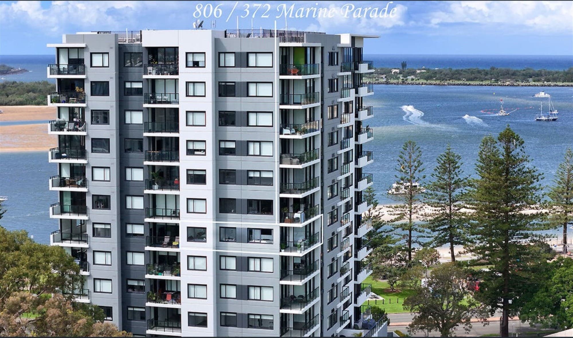 372 Marine Parade LABRADOR, QLD, Labrador - Thumbnail 4