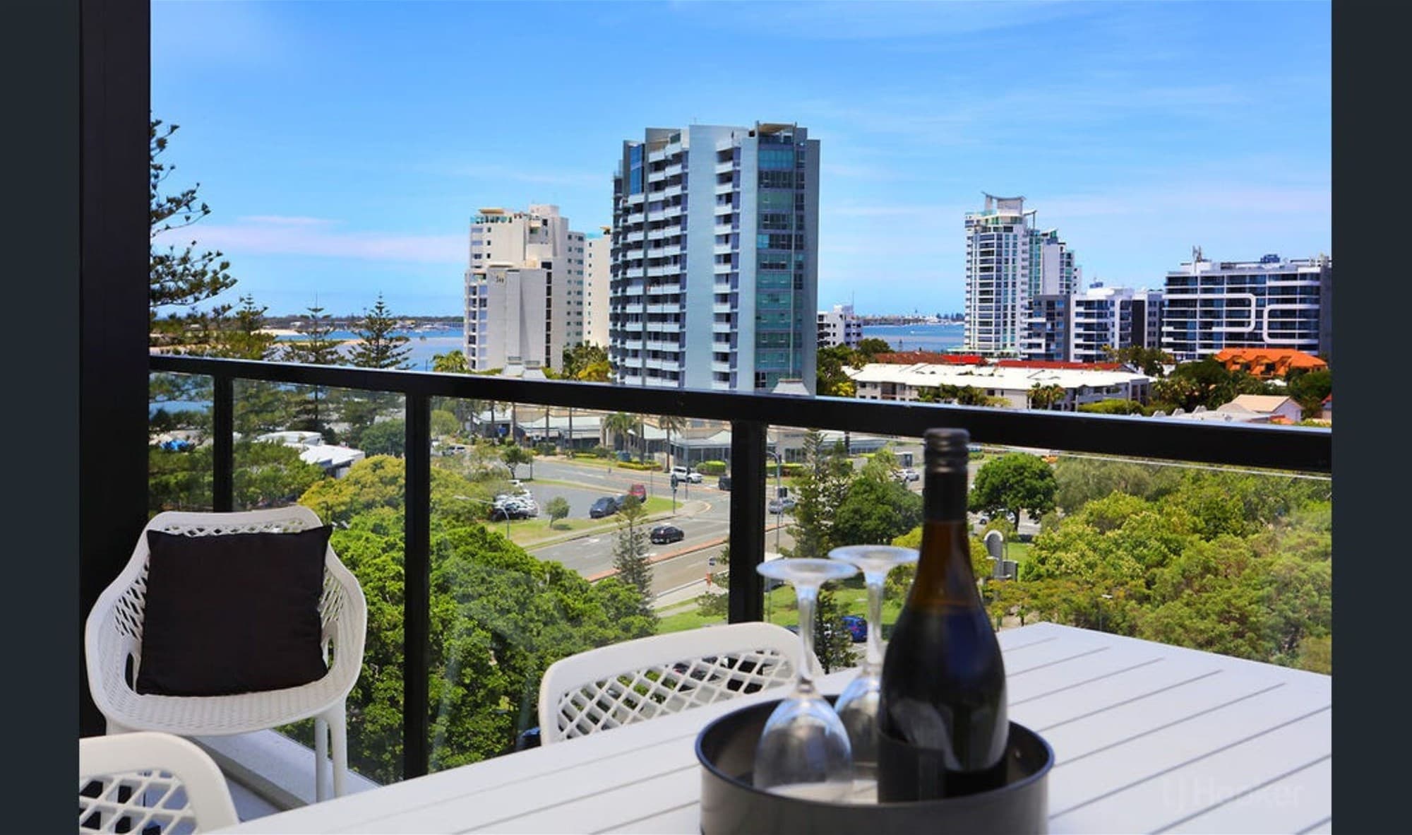 372 Marine Parade LABRADOR, QLD, Labrador - Thumbnail 7
