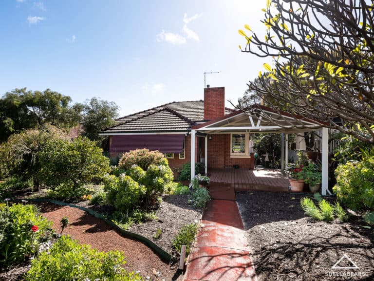 6 Lonnie Street, Daglish - Image 1