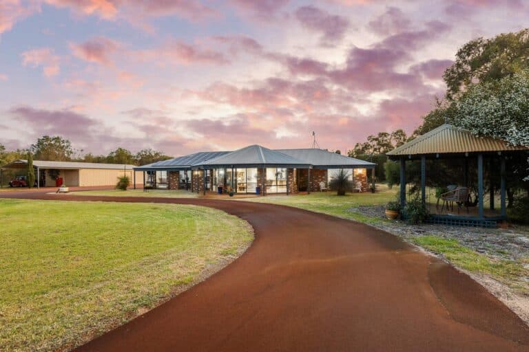164 Old Dairy Court, Oakford - Thumbnail 3