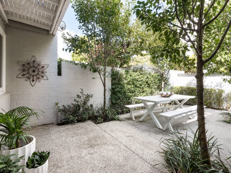 14 Freshwater Close, Claremont - Thumbnail 2