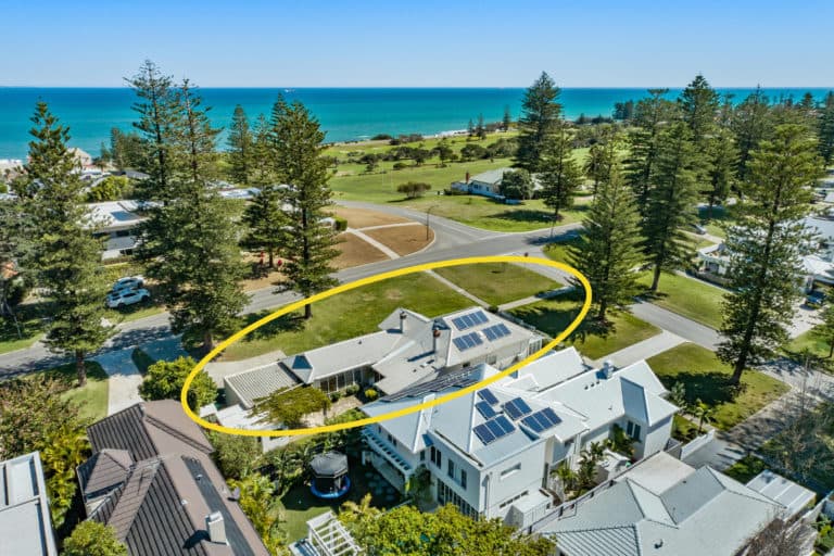 27 Pearse Street, Cottesloe - Image 1