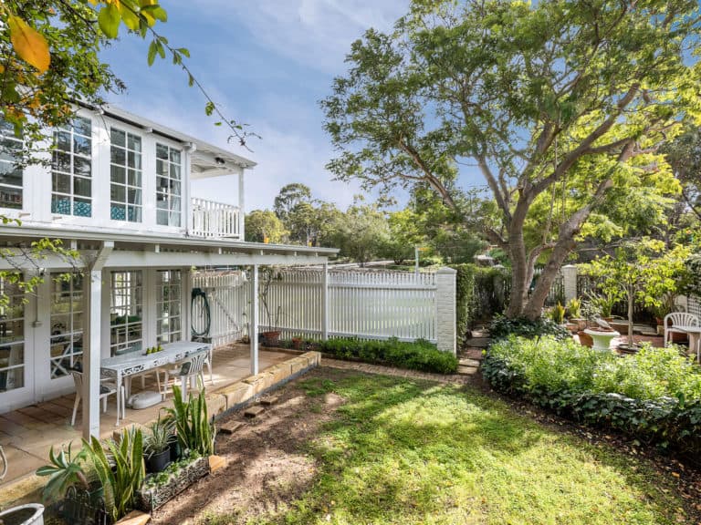 30 Pine Tree Lane, Mount Claremont - Thumbnail 2