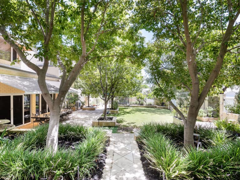 2 Agett Road, Claremont - Thumbnail 2