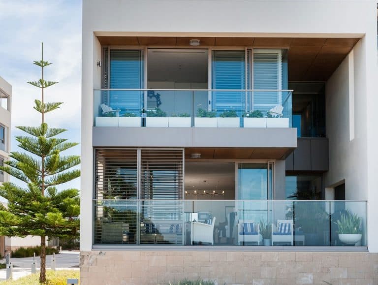 21/23 Ocean Drive, North Coogee - Image 1