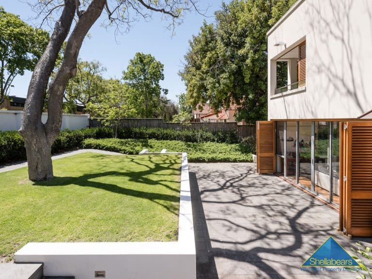 18 Queenslea Drive, Claremont - Thumbnail 3