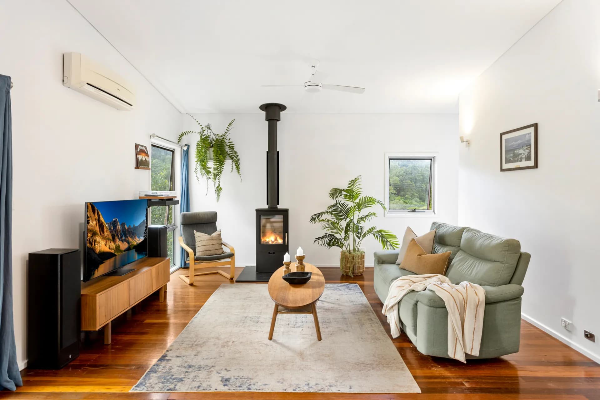 12 Woodlands Place, Figtree - Image 1