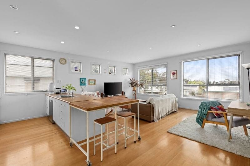 1/1C Boscarne Avenue Torquay VIC, Torquay - Thumbnail 2